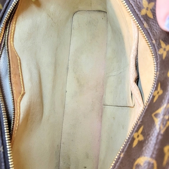 Louis Vuitton Luco Tote - Picture 8 of 10